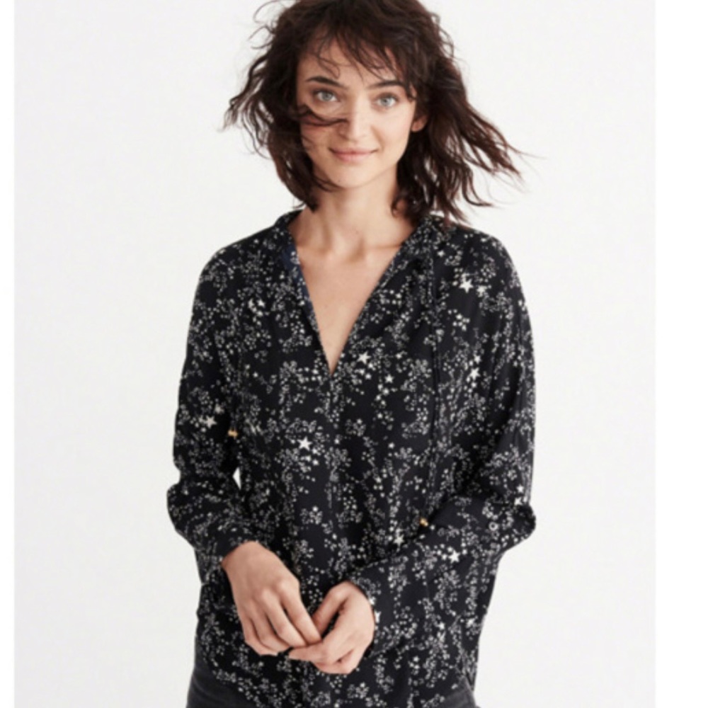 Abercrombie oversized star blouse in size XS